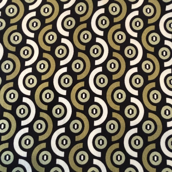 Tahari groovy graphic print long sleeve bow collar blouse size L - Picture 10 of 15